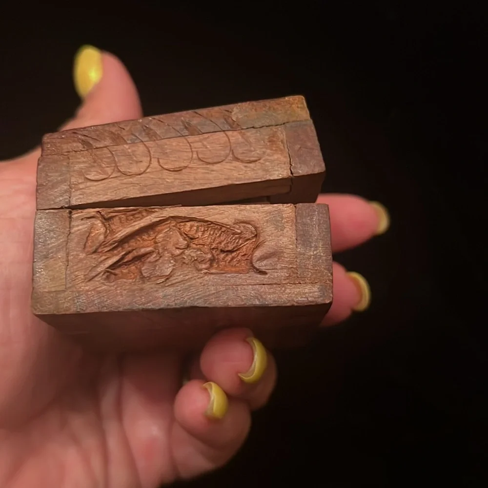 VTG Handcrafted Carved Wooden Trinket Box 2.25